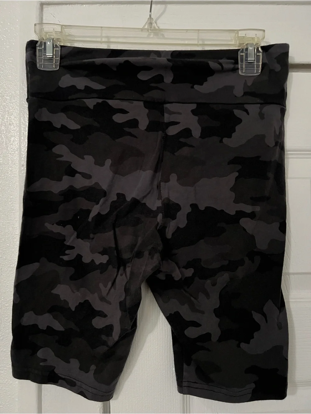 Forever 21 Black and Dark Gray Camo Bike Shorts size Large